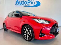 										TOYOTA YARIS 1.5H 92 CV PREMIERE full									