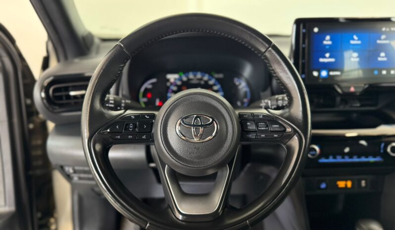 								TOYOTA YARIS CROSS AWD-I full									