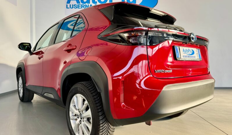								TOYOTA YARIS CROSS AWD-I full									