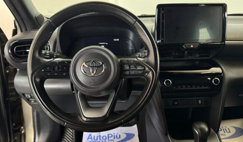 								TOYOTA YARIS CROSS AWD-I full									
