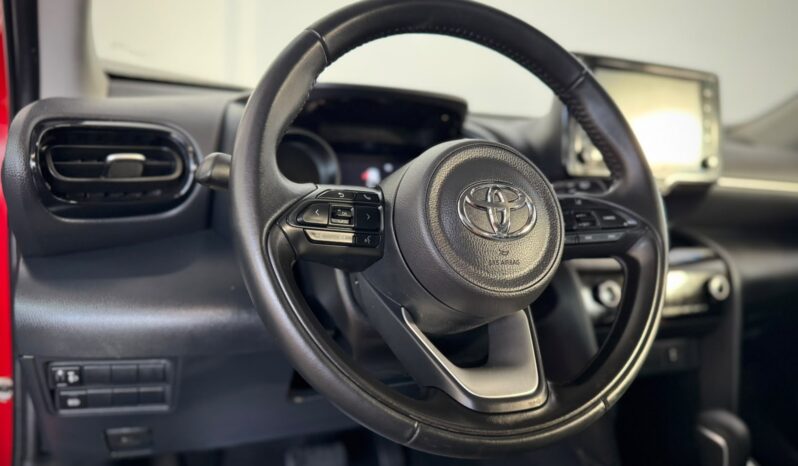 								TOYOTA YARIS CROSS AWD-I full									