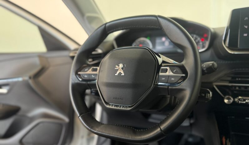 								PEUGEOT 208 ALLURE 1.2 75 CV full									