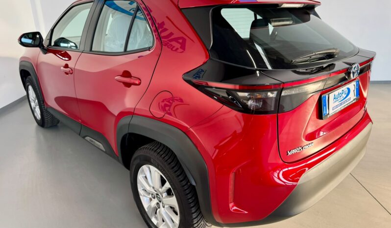 								TOYOTA YARIS CROSS AWD-I full									