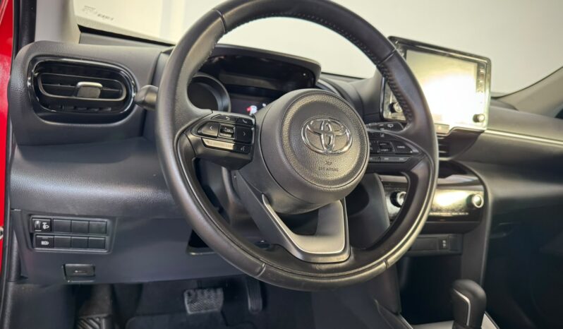 								TOYOTA YARIS CROSS AWD-I full									