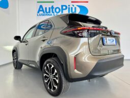 										TOYOTA YARIS CROSS AWD-I full									