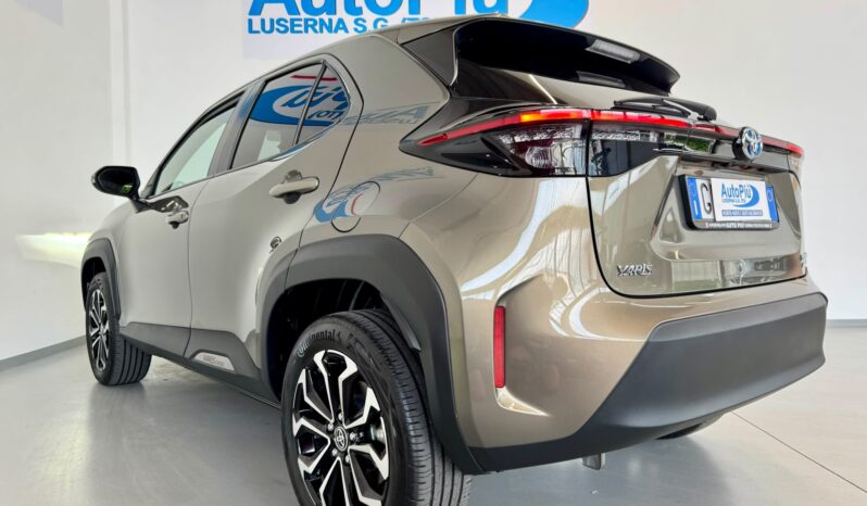 								TOYOTA YARIS CROSS AWD-I full									