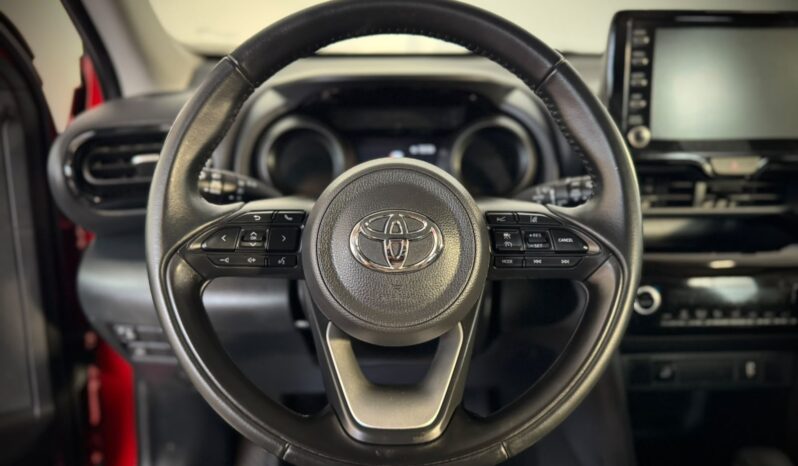 								TOYOTA YARIS CROSS AWD-I full									