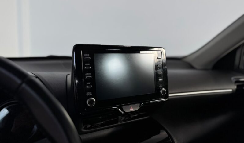 								TOYOTA YARIS CROSS AWD-I full									