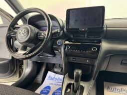 										TOYOTA YARIS CROSS AWD-I full									