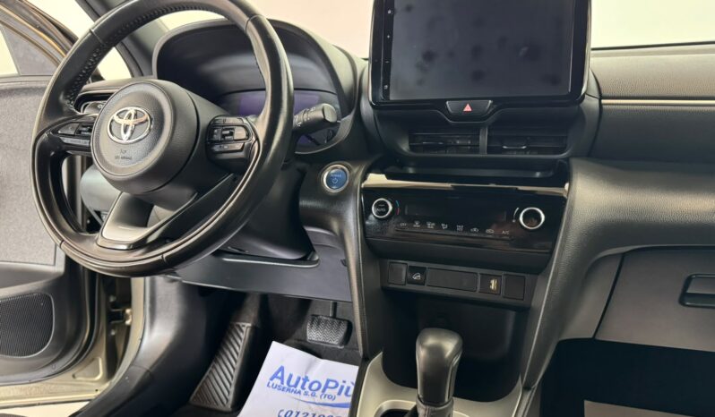 								TOYOTA YARIS CROSS AWD-I full									
