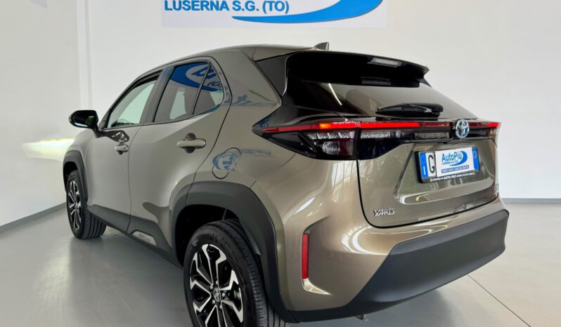 								TOYOTA YARIS CROSS AWD-I full									