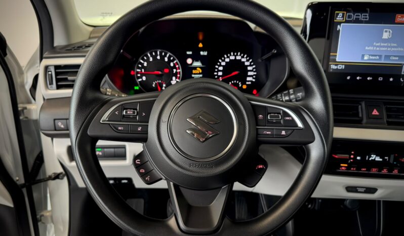 								SUZUKI SWIFT WAKU 1.2 HYBRID 81 CV full									